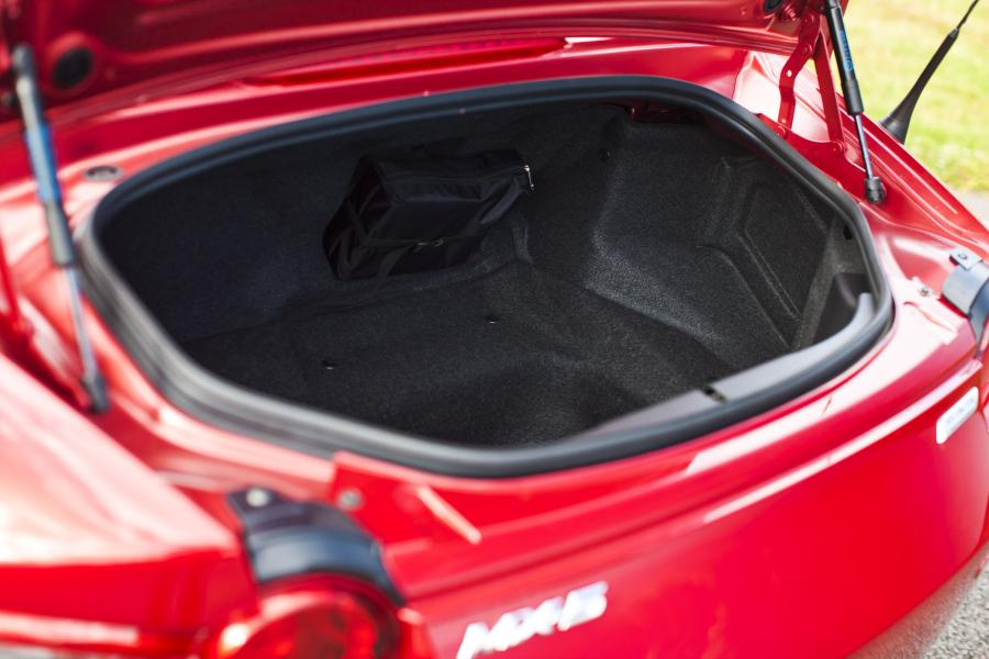  Mazda MX-5 2015 года  (UK) (фото 6 из 25)